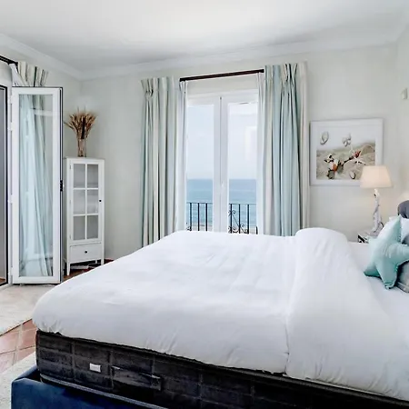 Lap- 3 Bed On The Beach. Families Only Appartement *